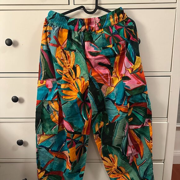 Farm Rio Banana Foliage Cargo Pants Size XXS, Fits like Size 2 - Picture 4 of 5